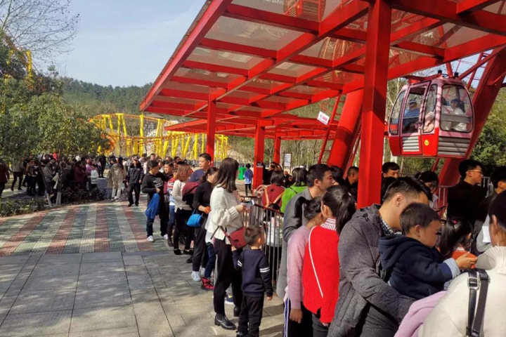 安吉旅游总收入超十亿，新春瑞雪不妨碍游客热情