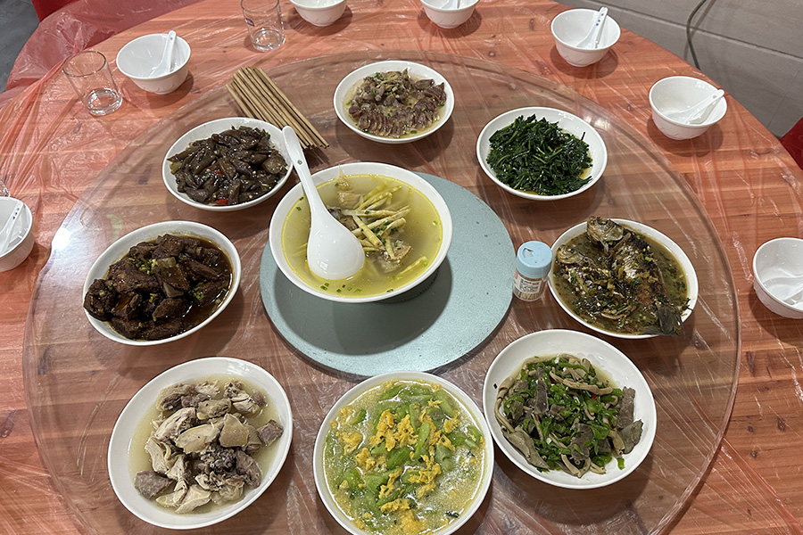 包吃住菜