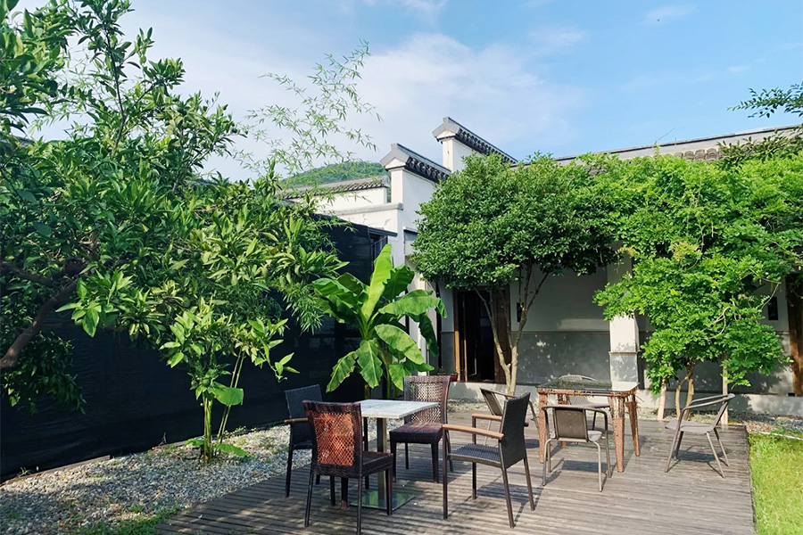 民宿内露台茶台