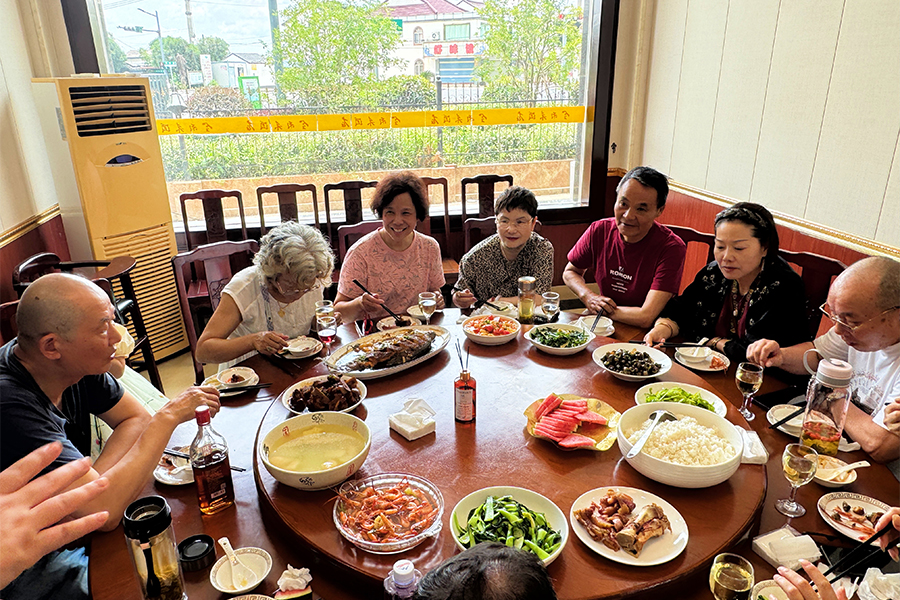 游客用餐