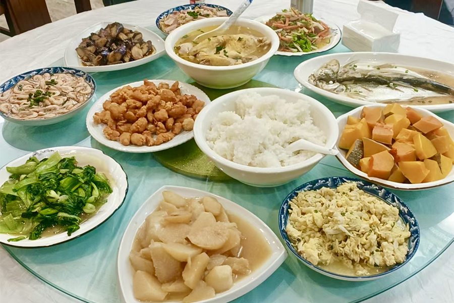 包吃住餐饮