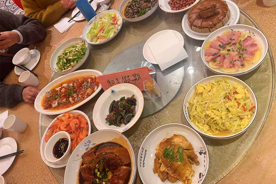 团队包吃住用餐