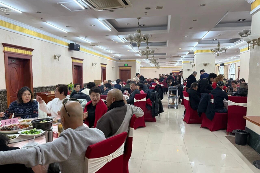 大厅用餐