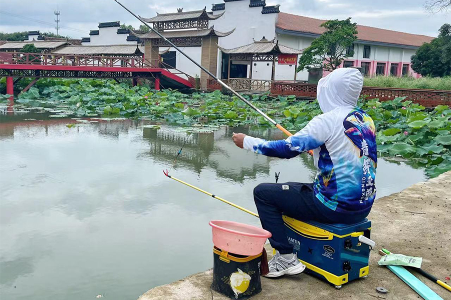 钓鱼